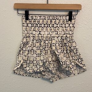 Free People Movement White & Black Geometric The Way Home Printed Shorts Sz S